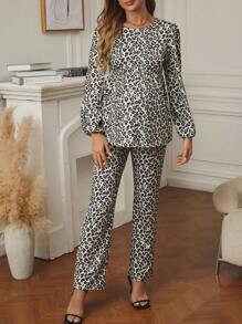 SHEIN 2 件孕妇圆领豹纹长袖上衣和裤子休闲套装