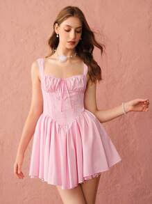 Romantisches, sexy Kleid mit quadratischem Ausschnitt und Spitzen-Patchwork