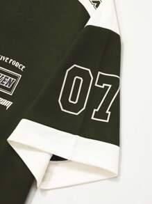 Manfinity Joysei Camiseta de cuello redondo de manga corta con estampado de bloques de color, estilo de camiseta de baloncesto y fútbol para hombres - Verde militar - Ver 7
