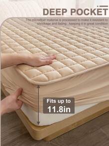 1 pieza Sábana ajustada acolchada sólida, ropa de cama, protector de colchón, cubrecama, sábana, textil para el hogar acogedor, protector de colchón transpirable y antipelusas, decoración del hogar, cubrecama decorativo de unicolor para dormitorio y dormitorio, se ajusta a todas las camas - individual, doble, queen, king, apto para todas las estaciones, lavable a máquina, cubrecama antipolvo, antideslizante, no incluye almohada ni funda de almohada, de vuelta al colegio