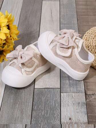 时尚女婴蝴蝶结装饰舒适休闲鞋，适合日常运动，春秋季