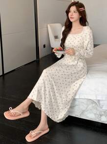 DAZY 女士长袖优雅迷人花卉印花U领荷叶边高腰睡袍睡衣