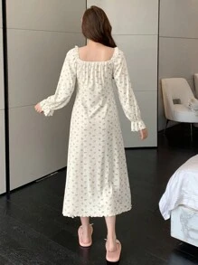 DAZY 女士长袖优雅迷人花卉印花U领荷叶边高腰睡袍睡衣