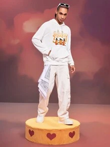 SHEIN X Care Bears Sudadera con capucha blanca con cordón, con estampado suelto de punto de gráfico de bruja y oso de peluche para Halloween