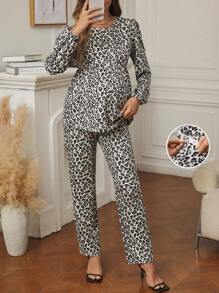SHEIN 2 件孕妇圆领豹纹长袖上衣和裤子休闲套装