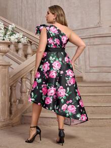 SHEIN Belle Vestido asimétrico de satén con estampado floral de rosa sobre fondo negro para talla grande (bordado pesado), vestido de cóctel semiformal para fiesta de graduación, boda o evento - Multicolor - Ver 5