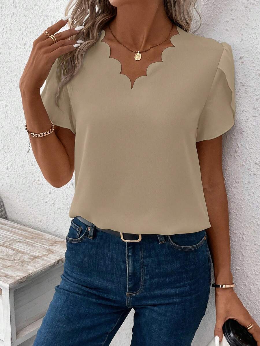 SHEIN Clasi Blusa de manga corta con cuello en V liso y ribete de concha, verano - Caqui - Ver 1