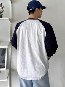 DAZY Camiseta de manga larga con cuello de tripulación estampado de letras y parches de unicolor para hombre, camisetas gráficas de verano - Azul y blanco - Ver 2