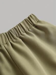 SHEIN Girlism 少女 2 件套白色 T 恤和绿色裤子，搭配涂鸦笑脸和字母印花上衣和工装口袋裤，休闲又运动 - 彩色 - 查看 7