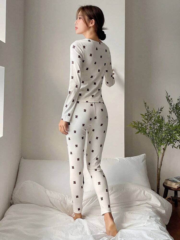 Women All-Over Print Form-Fitting Crew Neck Long Sleeve Pajama Set