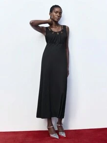 Maija Women's Black Solid Color Crew Neck Sleeveless Dress, Autumn
