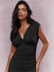 MISSGUIDED Vestido largo con escote en pico drapeado con textura y brillo - Negro - Ver 3