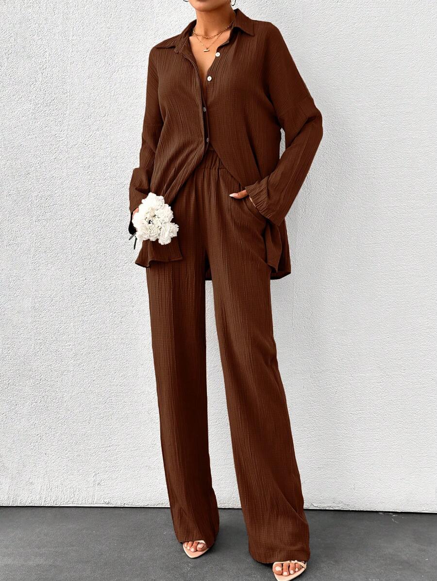 SHEIN Cottnline 棉质高码纯色纹理面料衬衫和裤子两件套 - 棕色 - 查看 1