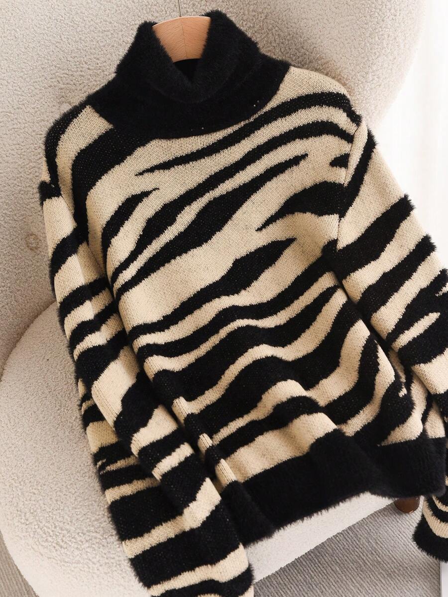 CosyJoli Suéter de cuello alto ajustado con estampado de cebra de piel sintética de visón para tallas grandes en otoño/invierno - Multicolor - Ver 1