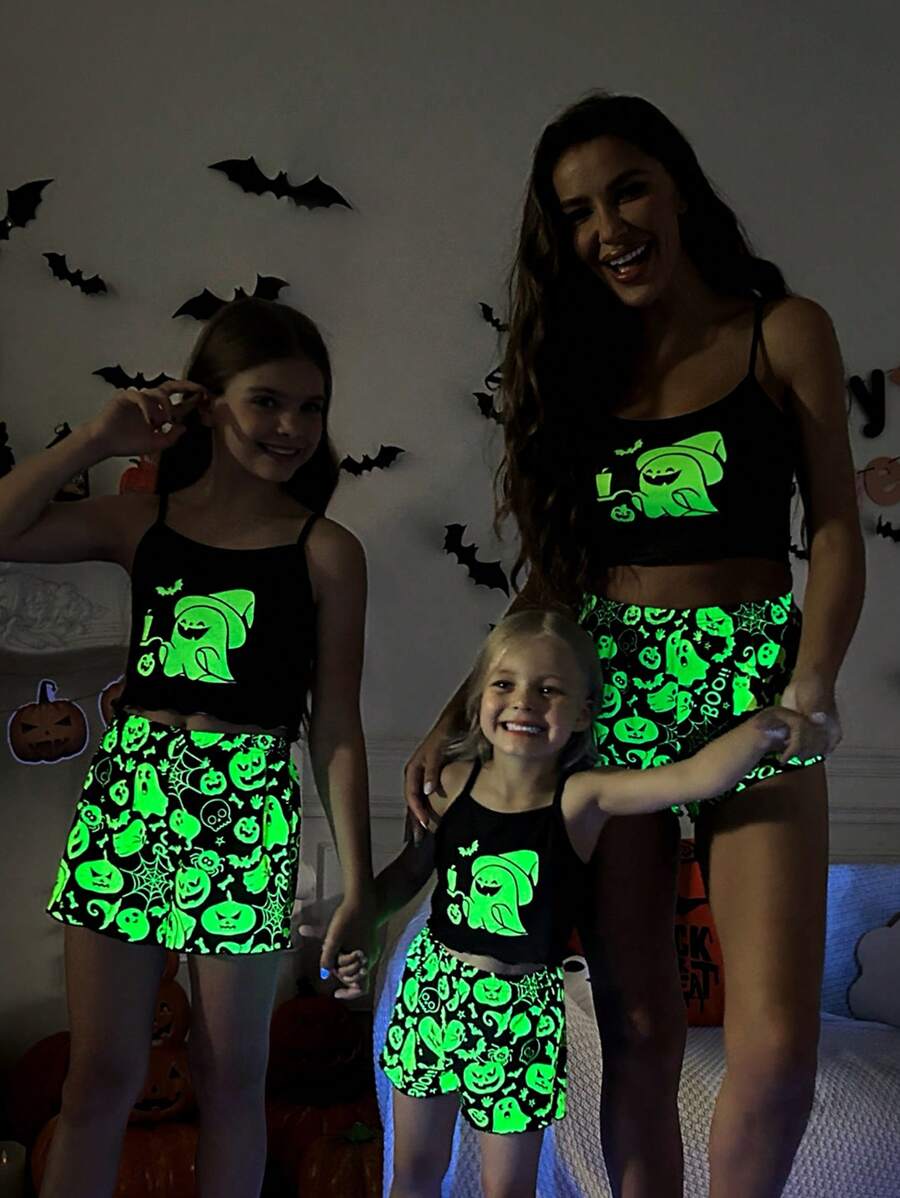 SHEIN Tween Girl Halloween Glow-In-The-Dark Cartoon Print Camisole & Shorts Knit Comfortable Casual Pajamas 2-Piece Set, Mommy And Me Matching Outfits (3 Sets Sold Separately)