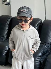 SHEIN Sudadera con capucha de manga larga con cremallera para niño, estampado de letras inglesas, informal, deportiva, de vuelta al colegio, cómoda, de estilo callejero para primavera y otoño
