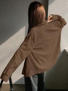 DAZY 女士纯色前扣领长袖休闲衬衫，秋季服装 - 棕色 - 查看 3