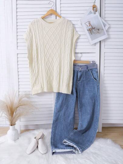 SHEIN Essnce Plus Size Women's Casual Crew Neck Sleeveless Knit Sweater Vest