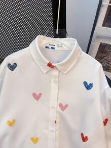 SHEIN Blusa blanca de manga larga con botones, estampado de corazones coloridos y cuello camisero, informal y holgada para niña preadolescente - Blanco - Ver 9