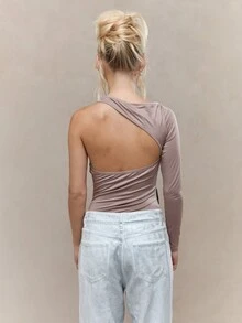 MISSGUIDED Asymmetric One Sleeve Cut-Out Back Bodysuit