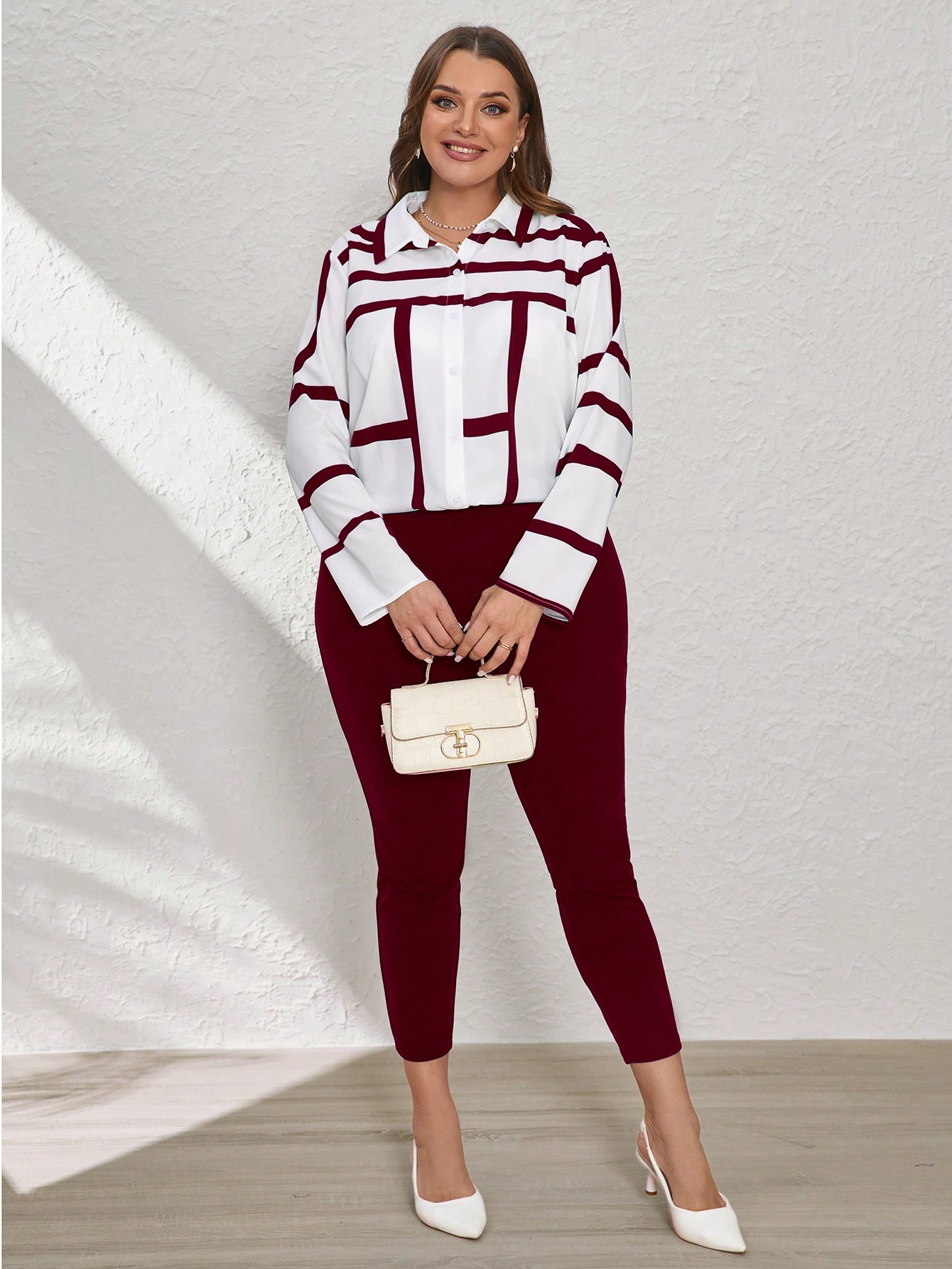 SHEIN Clasi دعوى تنورة وبلوزة بنمط هندسي لارتداء ا...