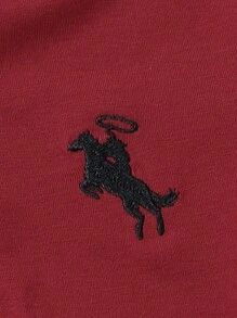 SHEIN 休闲运动学院风半拉链立领刺绣马标短袖polo衫，百搭舒适，适合外出、上学、度假、聚会、居家穿着，春夏季节、短途旅行、休闲放松、日光浴等场合皆宜。 - 紅色 - 查看 6