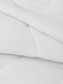 1件蓬松保暖蝴蝶结四季通用被，如云般舒适的羽绒替代被，适合单人床、双人床和特大号床。 - 白色 - 查看 6