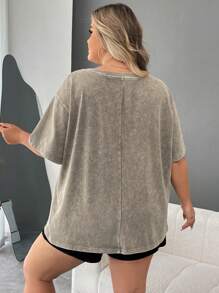 SHEIN CURVE+ Camiseta de manga corta holgada de aspecto vintage teñida con ácido, de punto y roída, para talla grande, de estilo casual deportivo