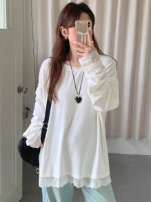 DAZY 女士休闲纯色蕾丝拼布圆领长袖 T 恤，春秋装，荷叶边学院风上衣，秋季女装 - 白色 - 查看 3
