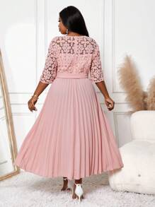 SHEIN Lady Vestido de verano informal con talla grande de unicolor, empalme de encaje, cintura imperio, borde plisado, color rosa intenso, vestido de dama de honor - Rosa - Ver 2