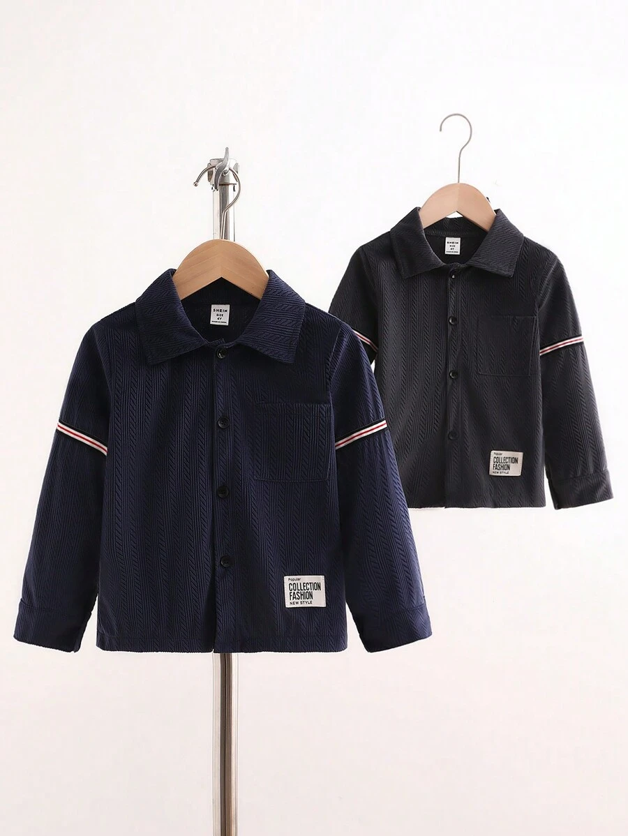 SHEIN 2 件男孩休闲学院风口袋条纹字母按扣贴片羽绒衬衫，适合外出和日常生活，秋冬季 - 彩色 - 查看 1