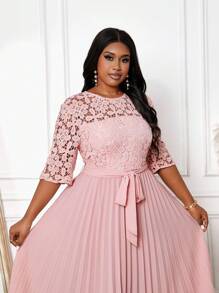 SHEIN Lady Vestido de verano informal con talla grande de unicolor, empalme de encaje, cintura imperio, borde plisado, color rosa intenso, vestido de dama de honor - Rosa - Ver 5