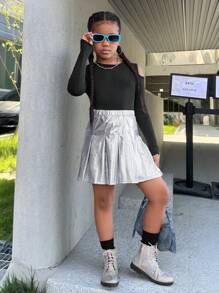 Conjunto de 2 piezas de top de manga larga con hombros abiertos y falda plisada sólida de moda urbana para niña preadolescente