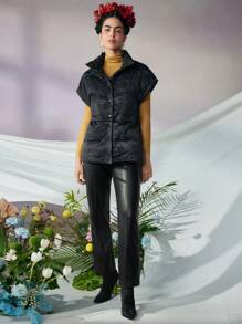 ISELACOS Frida Kahlo X SHEIN X Designer 可拆卸下摆双面蓬松背心夹克，节日，感恩节，冬季，节日 - 黑色 - 查看 6