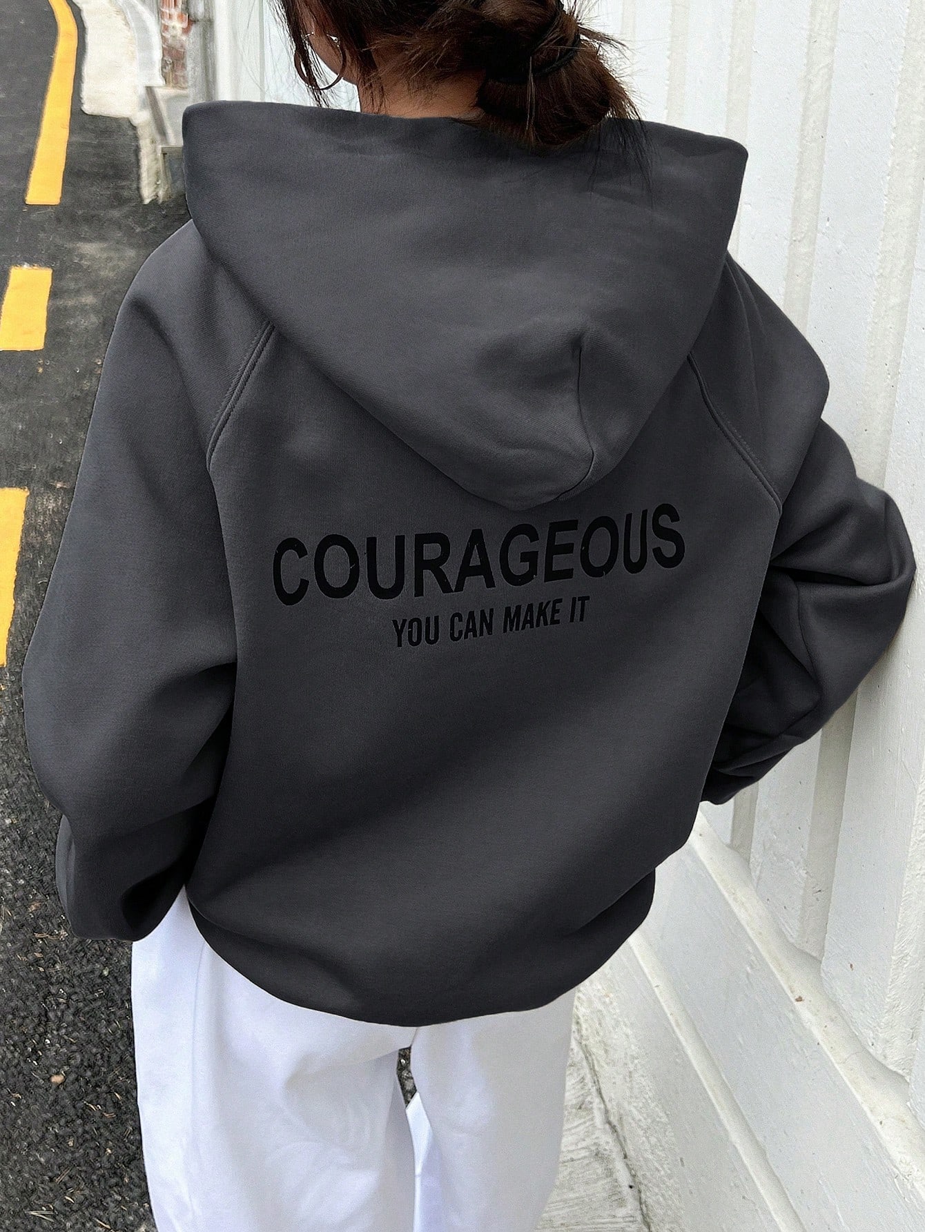 DAZY بلوزة هوديي كاجوال للنساء مطبوع عليها حرف، قط...