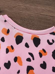 SHEIN 1 件年轻女孩时尚休闲粉色豹纹心形和字母图案长袖 T 恤，适合秋冬季 - 彩色 - 查看 3