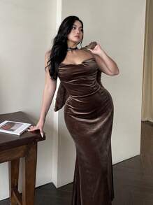 SHEIN Clasi 2pcs Plus Size Plain Long Sleeve Plush Coat & Sleeveless Ruched Dress Elegant Set - Brown - View 7
