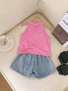 SHEIN Young Girl Fashion Setting Outfit Tailored For Stylish Young Ladies To Stand Out. A Striking Black Halter Top Paired With Specially Designed Denim Shorts Exudes Casual Elegance And Urban Charm. The Halter Top Adds A Touch Of Refinement And Allure, Accentuating A Beautiful Neckline And Providing A Flattering Fit. - Hot Pink - View 2