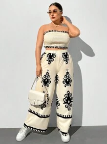 SHEIN Essnce 大码女士休闲度假宽松时尚舒适杏色印花抹胸和长裤两件套，海滩女装，两件套，两件套裤子，曲线加大码 - 杏色 - 查看 1