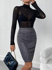 SHEIN Privé Bộ 2 áo thun dài tay họa tiết da báo màu đen cho nữ và chân váy dài đến đầu gối - Nhiều màu - Xem 1