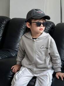 SHEIN Sudadera con capucha de manga larga con cremallera para niño, estampado de letras inglesas, informal, deportiva, de vuelta al colegio, cómoda, de estilo callejero para primavera y otoño