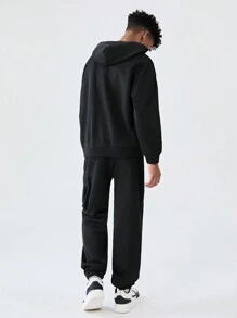 SHEIN Teen Boys Casual Skull Printed Hoodie Sweatshirt And Solid Color Sweatpants 2pcs Outfit, Suitable For Autumn And Winter - Black - View 2