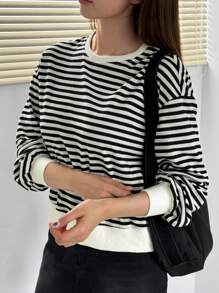 DAZY 女士宽松条纹圆领长袖运动衫 - 白色 - 查看 1