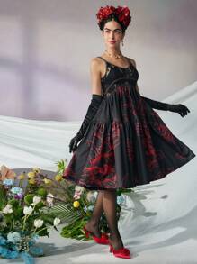 KATHARSIS Frida Kahlo X SHEIN X Designer 对比色蕾丝花卉印花吊带连衣裙，节日、派对、感恩节、生日服装，春夏、节日 - 黑色 - 查看 6