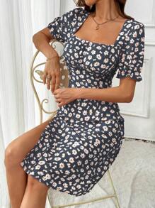 Breezaya Đầm tay ngắn cổ vuông in hoa xẻ cao - Xanh đậm - Xem 5