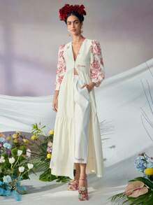 KATHARSIS Frida Kahlo X SHEIN X Designer 商务休闲撞色花卉印花荷叶边下摆长衬衫，适合节日、感恩节、春夏、节日、办公室 - 紅白色 - 查看 7