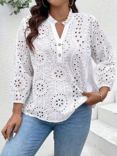 EMERY ROSE Blusa casual de lino con cuello en V, adorno de volantes, botones bordados y manga larga calada para mujer de talla grande