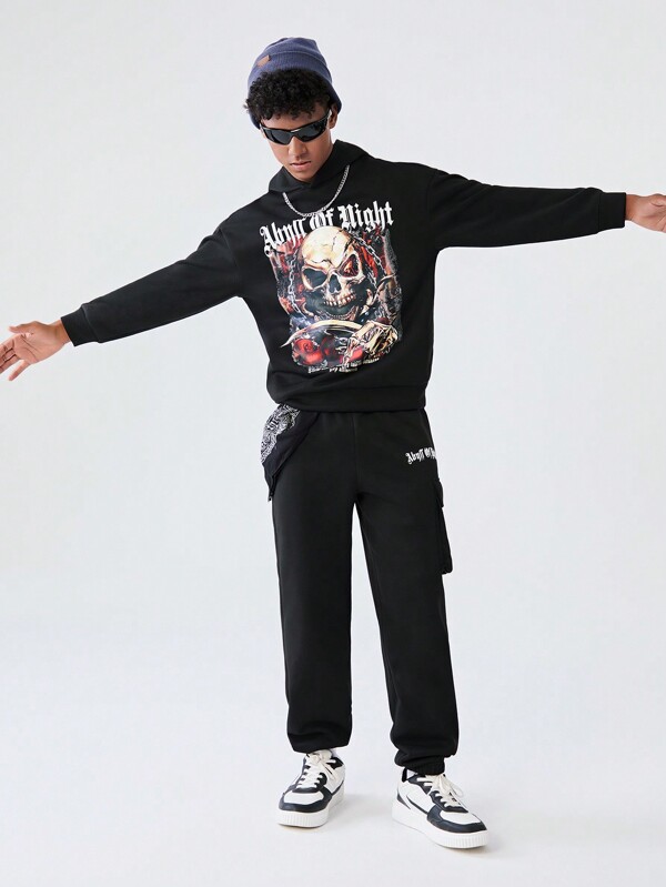 SHEIN Teen Boys Casual Skull Printed Hoodie Sweatshirt And Solid Color Sweatpants 2pcs Outfit, Suitable For Autumn And Winter