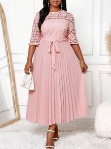 SHEIN Lady Vestido de verano informal con talla grande de unicolor, empalme de encaje, cintura imperio, borde plisado, color rosa intenso, vestido de dama de honor - Rosa - Ver 1