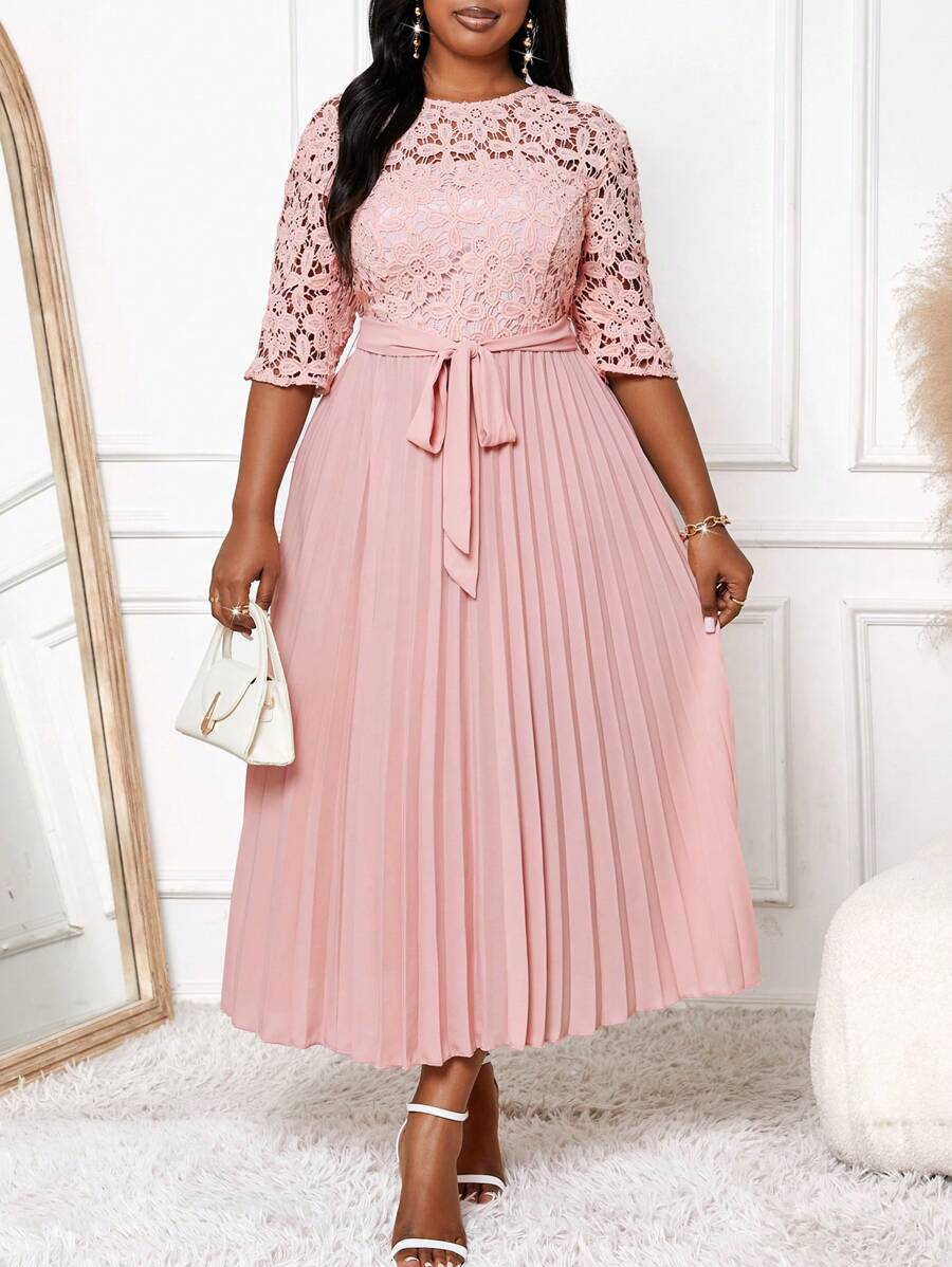 SHEIN Lady Vestido de verano informal con talla grande de unicolor, empalme de encaje, cintura imperio, borde plisado, color rosa intenso, vestido de dama de honor - Rosa - Ver 1